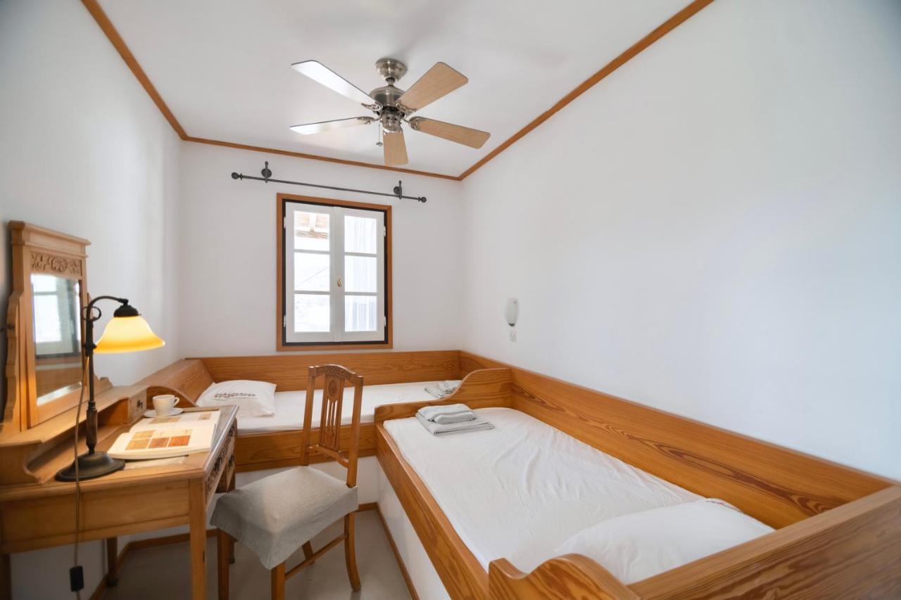 Lotos Beach Home Kini Екстериор снимка