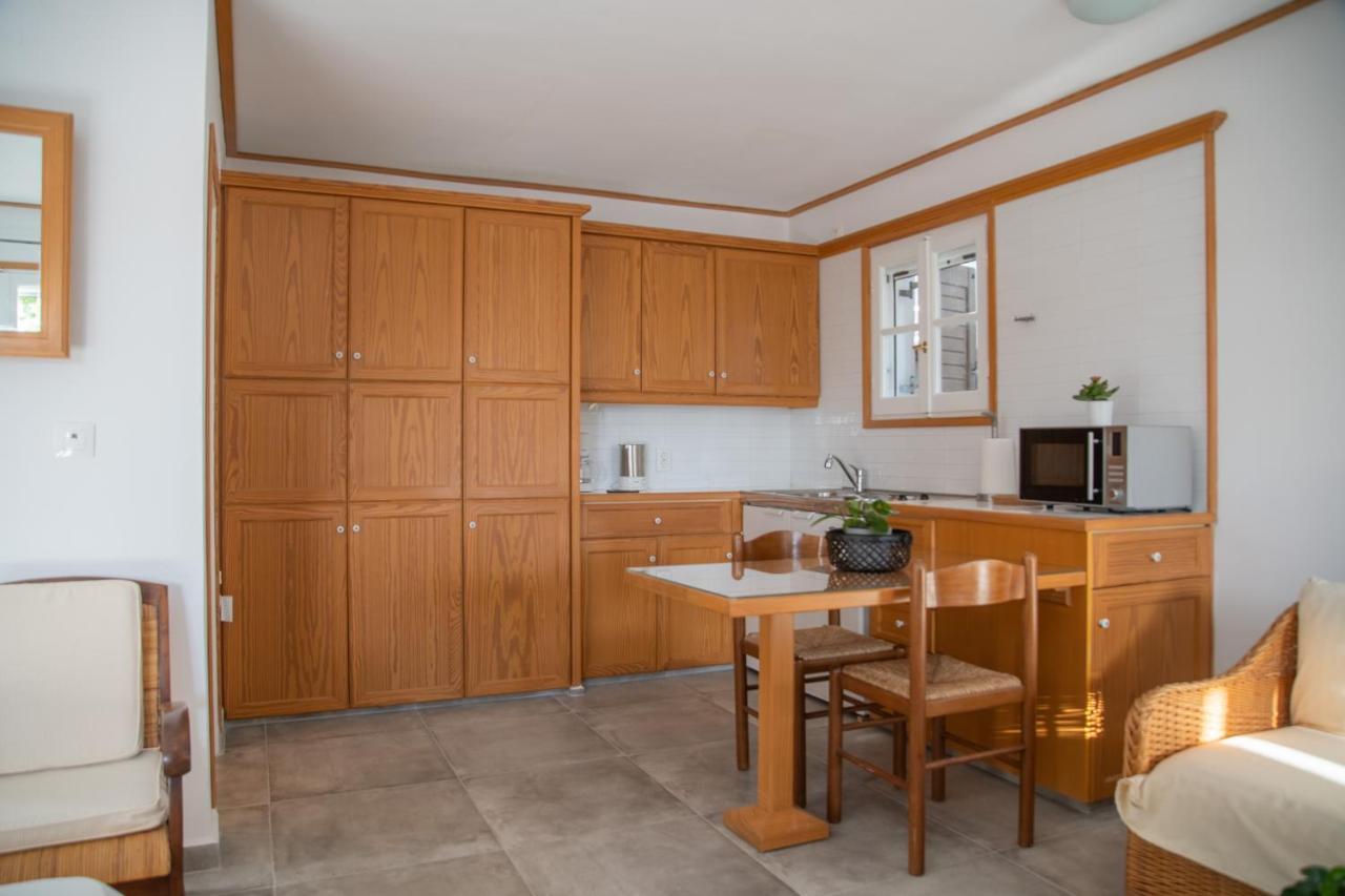 Lotos Beach Home Kini Екстериор снимка