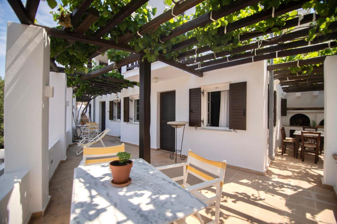 Lotos Beach Home Kini Екстериор снимка